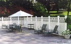 Privacy Lattice Garden Fence with Circle Topper